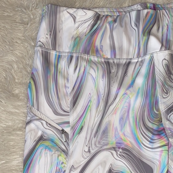 Athleta Contender opal capri crop leggings. Large Tall  Hard to Find - Picture 5 of 15